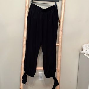 Harlyn silk pant with ties at leg